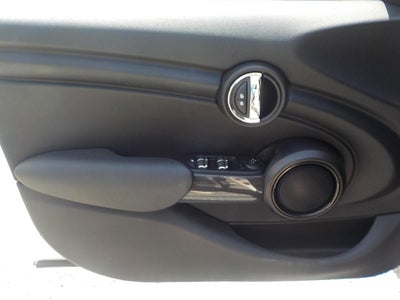 2016 MINI Cooper Base 4D Hatchback
