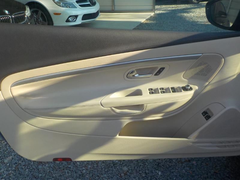 2012 Volkswagen Eos Komfort SULEV 2D Convertible