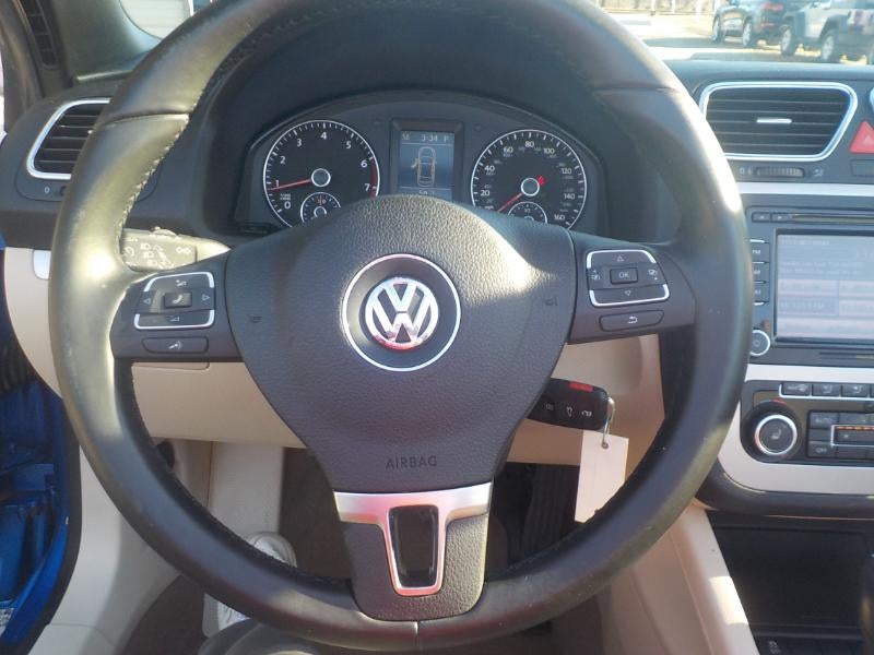 2012 Volkswagen Eos Komfort SULEV 2D Convertible
