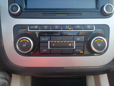 2012 Volkswagen Eos Komfort SULEV 2D Convertible