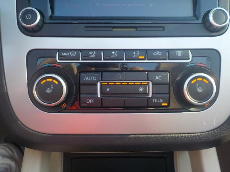 2012 Volkswagen Eos Komfort SULEV 2D Convertible