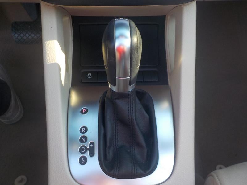 2012 Volkswagen Eos Komfort SULEV 2D Convertible