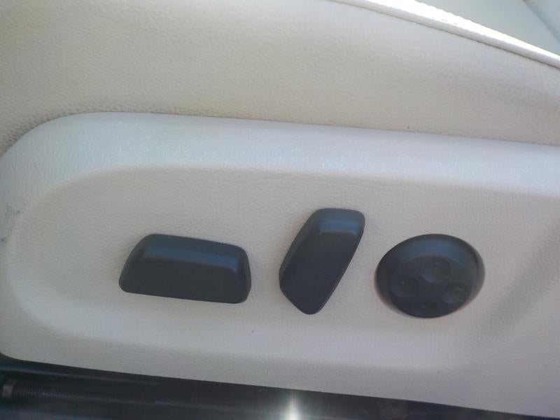 2012 Volkswagen Eos Komfort SULEV 2D Convertible