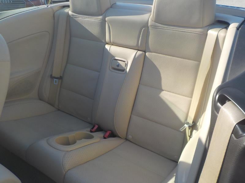 2012 Volkswagen Eos Komfort SULEV 2D Convertible