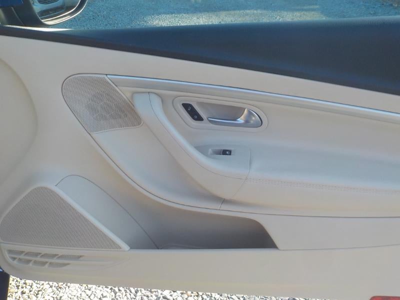 2012 Volkswagen Eos Komfort SULEV 2D Convertible