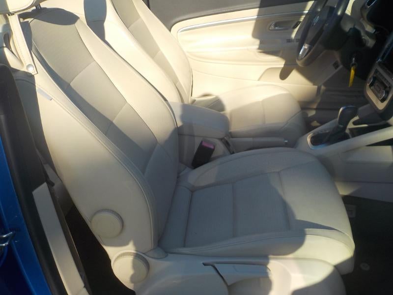 2012 Volkswagen Eos Komfort SULEV 2D Convertible