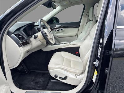 2019 Volvo XC90 T6 Momentum AWD