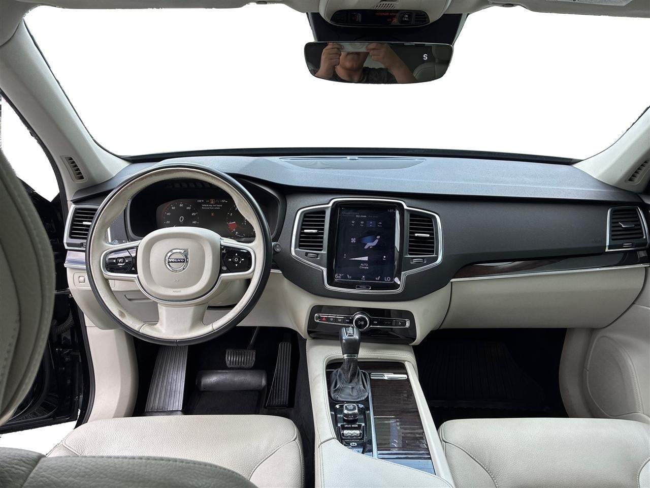 2019 Volvo XC90 T6 Momentum AWD