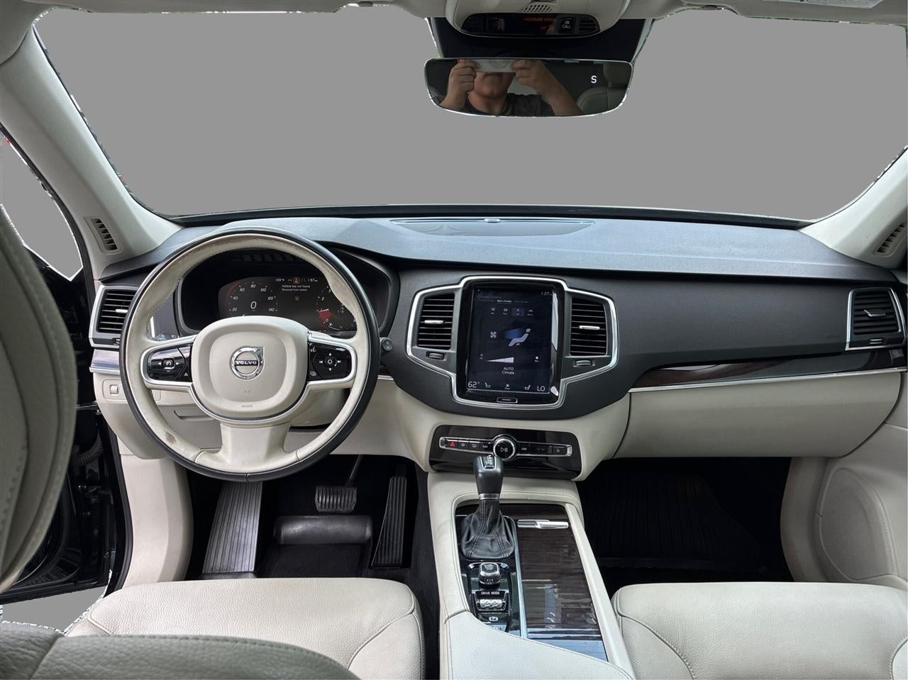 2019 Volvo XC90 T6 Momentum AWD