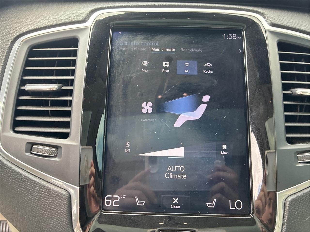2019 Volvo XC90 T6 Momentum AWD