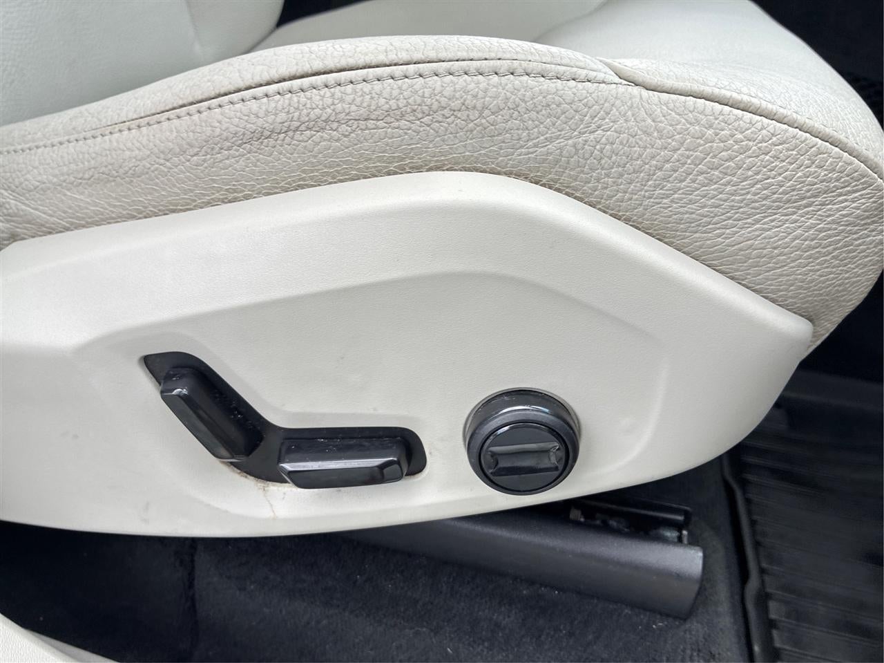 2019 Volvo XC90 T6 Momentum AWD