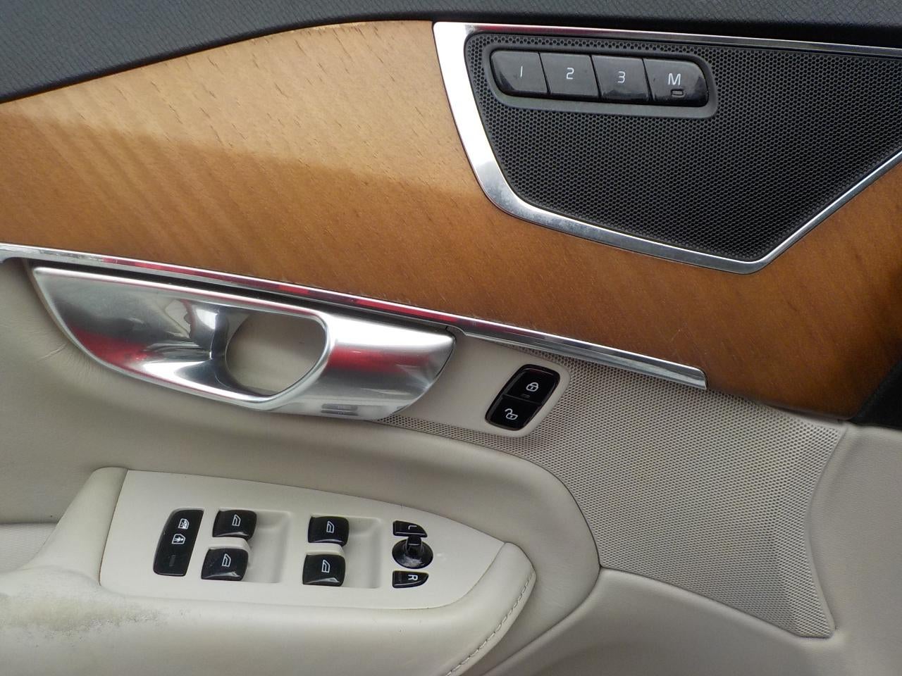 2018 Volvo XC90 T6 Inscription w/6 Passenger Seating AWD