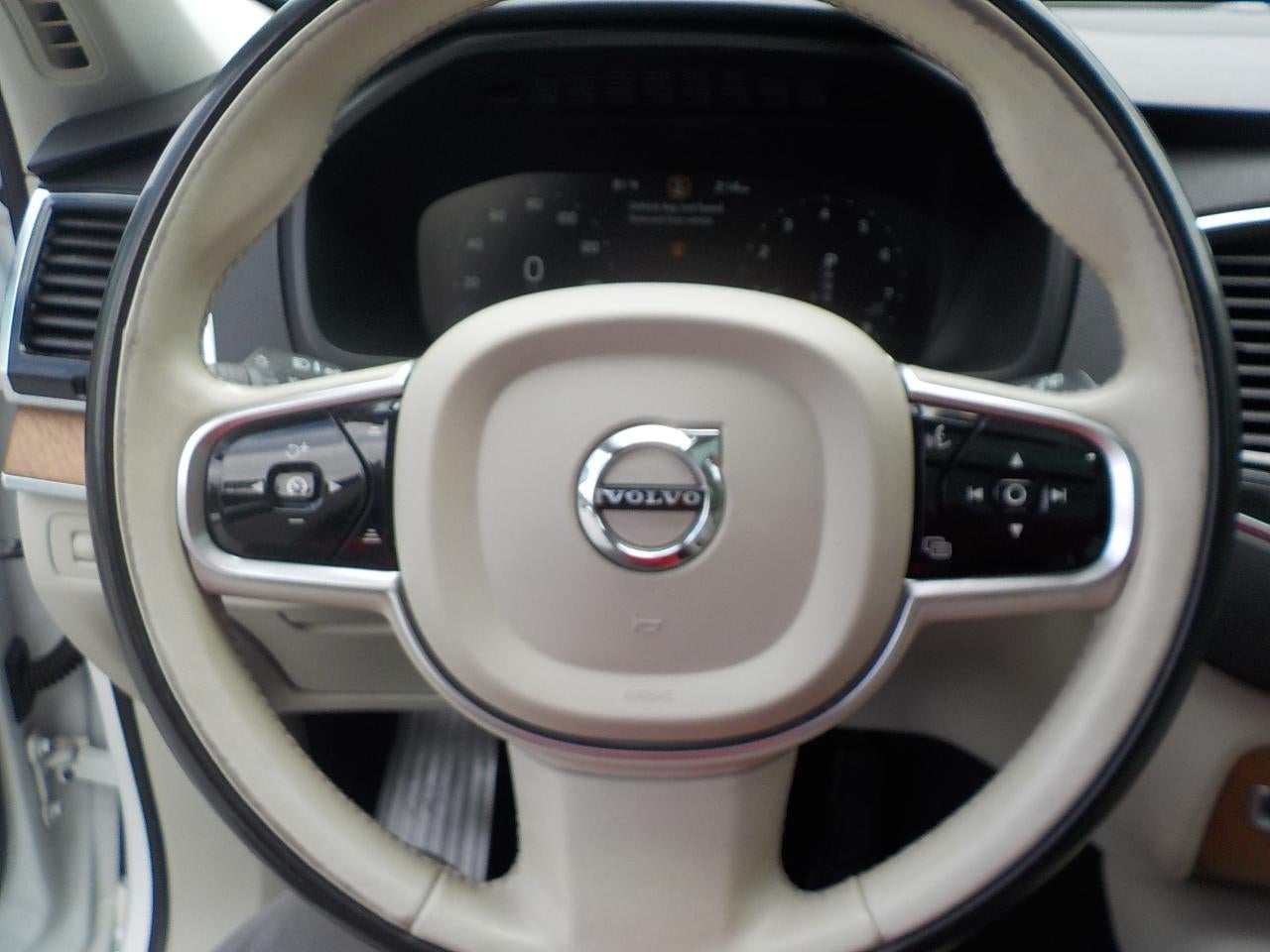 2018 Volvo XC90 T6 Inscription w/6 Passenger Seating AWD
